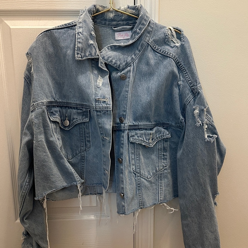 Pink Lily Light Wash Distressed Cropped Denim Jacket